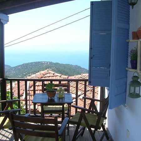 Athina'S House Hostal Skala Sotiros Exterior foto