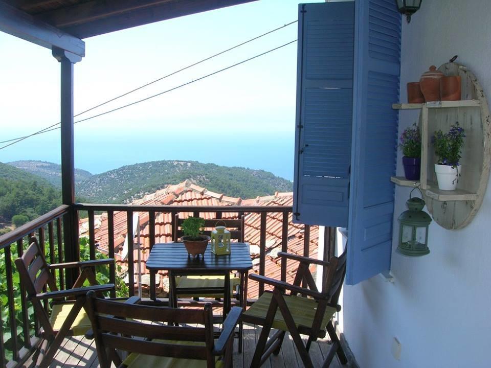 Athina'S House Hostal Skala Sotiros Exterior foto